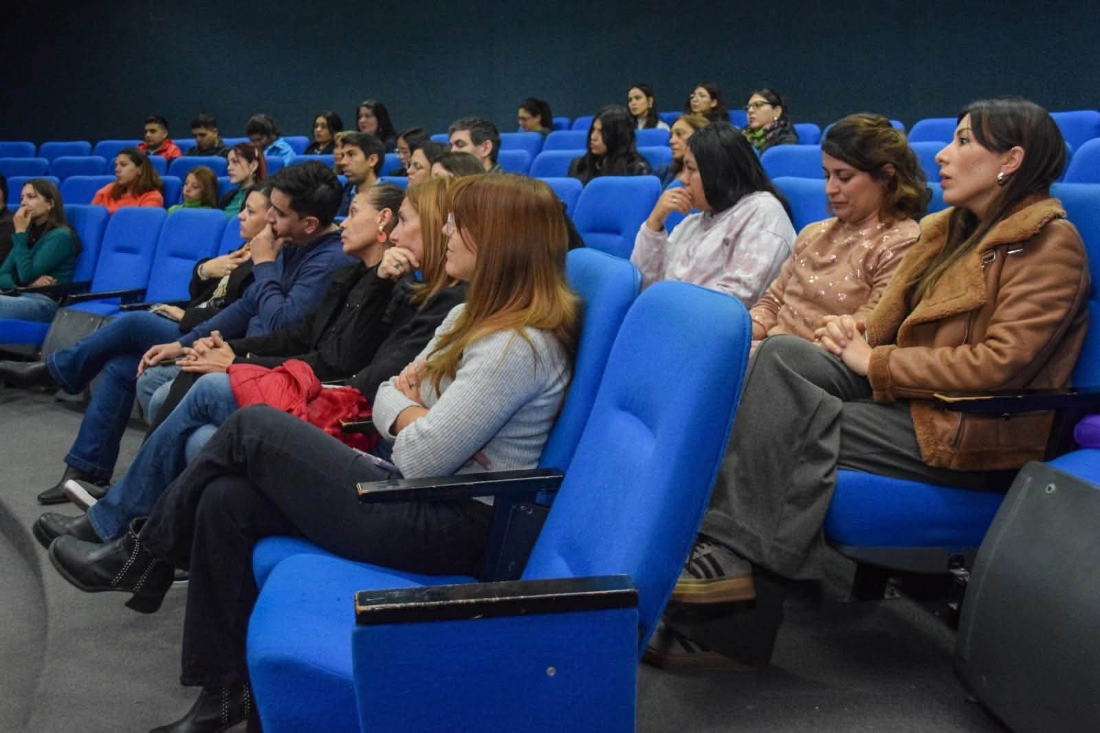 Imagen adicional de SALUD MENTAL REALIZÓ UN NUEVO ATENEO INTERDISCIPLINARIO EN EL HOSPITAL VERA BARROS
